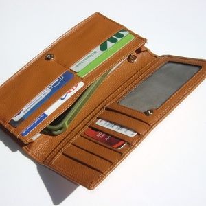 WOMEN'S TAN  REAL LEATHER  WALLET - 11  CARD  SLOTS  -